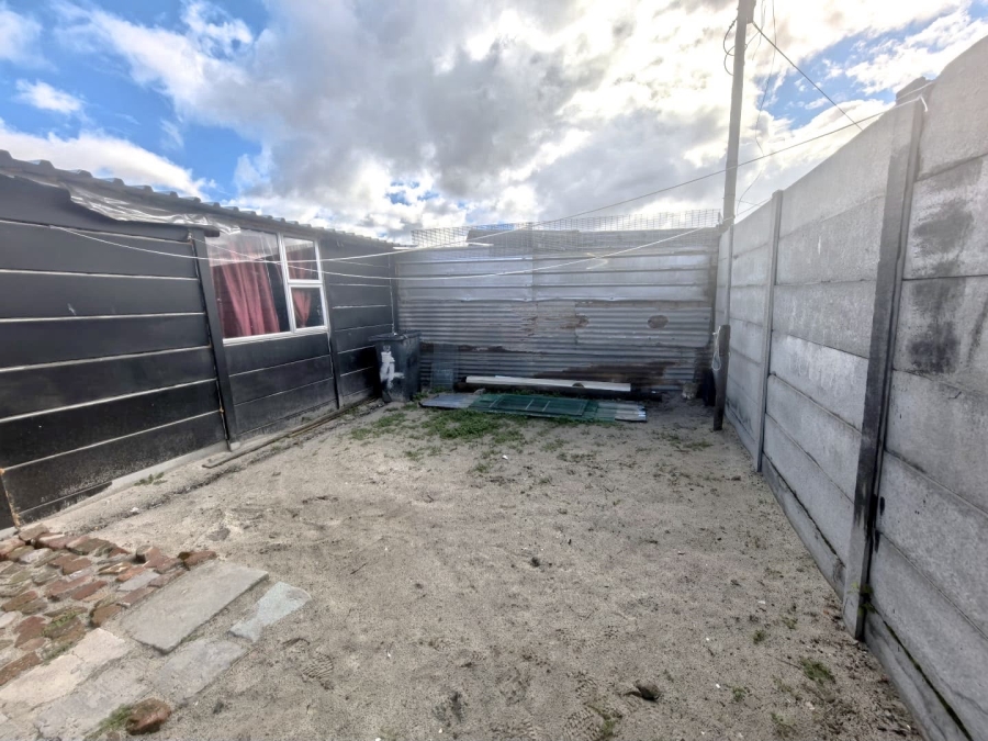 2 Bedroom Property for Sale in Lavender Hill Western Cape